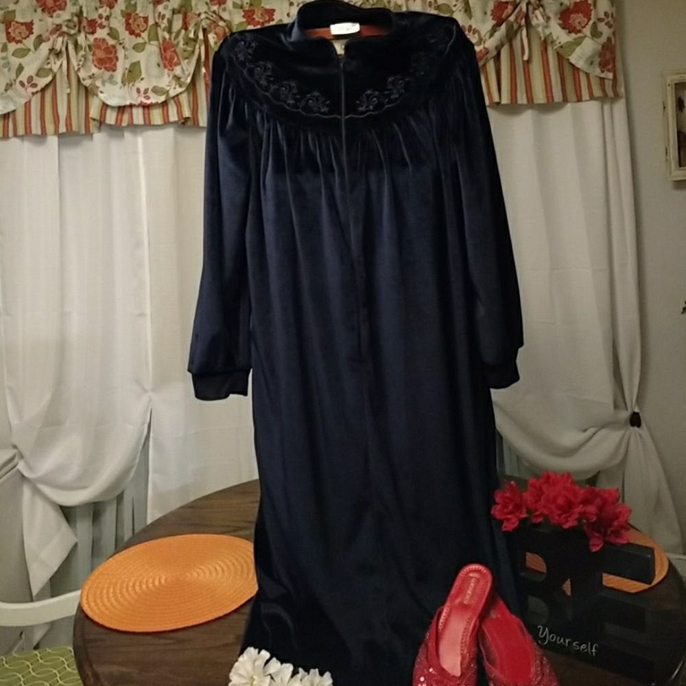 Robe/ Gown